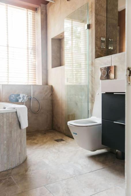 Luxury, Central, Sun-Filled 3 Bed Haven In 巴斯 外观 照片
