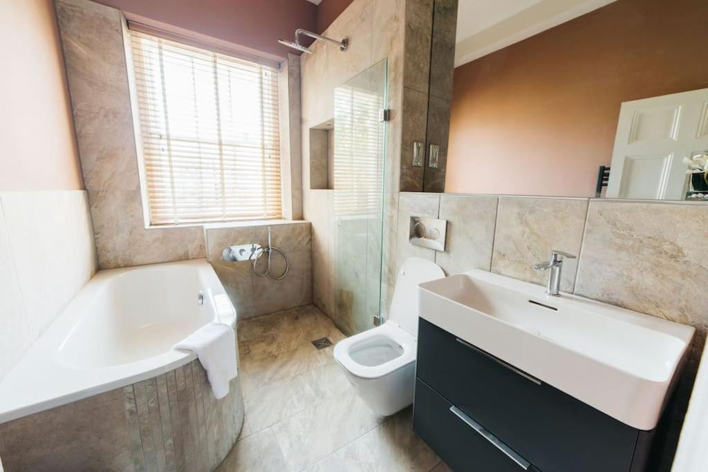 Luxury, Central, Sun-Filled 3 Bed Haven In 巴斯 外观 照片